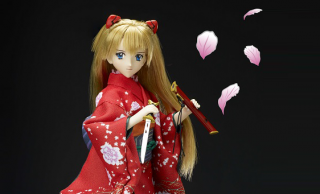『ヱヴァンゲリヲンと日本刀展』の世界から、式波・アスカ・ラングレーが和ドールになって登場