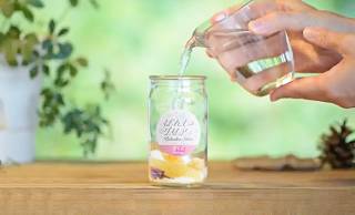 日本酒を注ぐと桃の香り♪桜の花びらが浮かぶ「ぽんしゅグリア さくら」発売