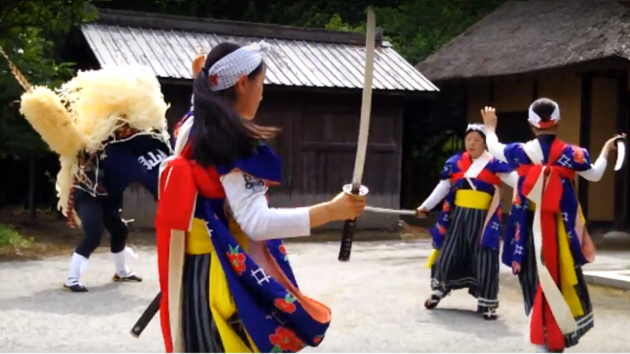 勇壮なパフォーマンスに感激!岩手県の伝統芸能「しし踊り」に『遠野物語』の世界を堪能