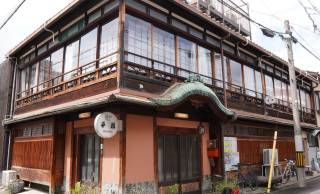 京都に残る旧色街「五条楽園」。ディープな遊郭・お茶屋の街からレトロで個性あふれる街へ【その3】