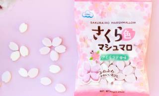 さくらの花びらの形をした「さくら色マシュマロ」が可愛い♡スイーツのトッピング＆アレンジに！