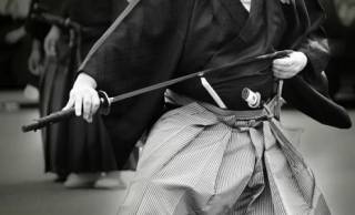 どうせ死ぬなら父の手で……武士道バイブル『葉隠』が伝える、我が子の首をはねた森門兵衛のエピソード